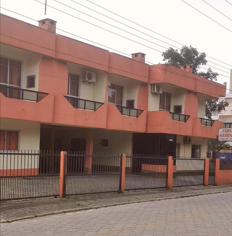Terual Residens Apartment บอมบินญัส ภายนอก รูปภาพ